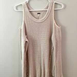 Cut out shoulders sweater